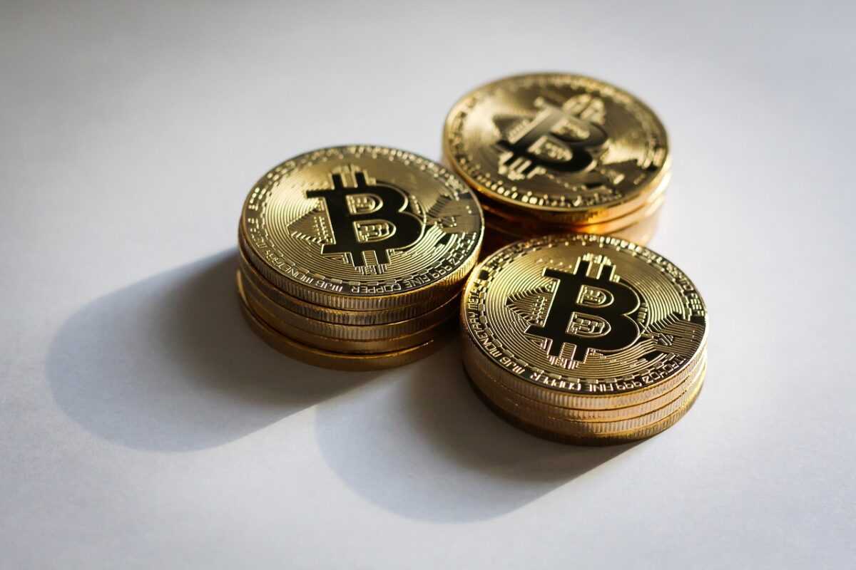 Управление криптовалютными кошельками и обменами